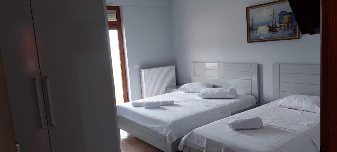 Hotel Vila Toska Piskupat Екстериор снимка