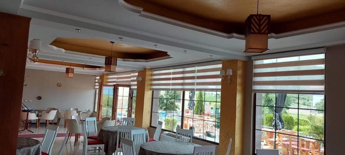Hotel Vila Toska Piskupat Екстериор снимка