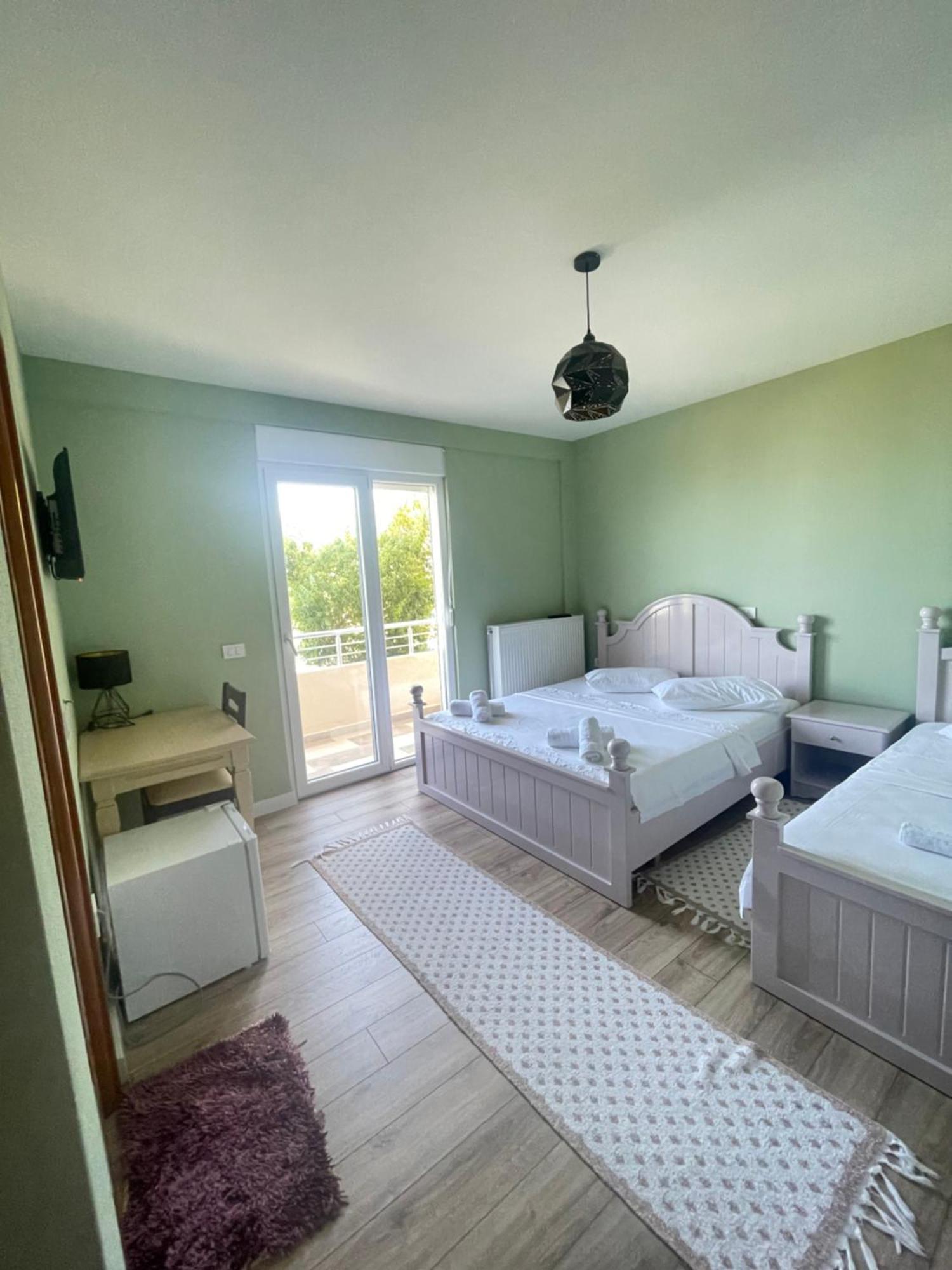 Hotel Vila Toska Piskupat Екстериор снимка