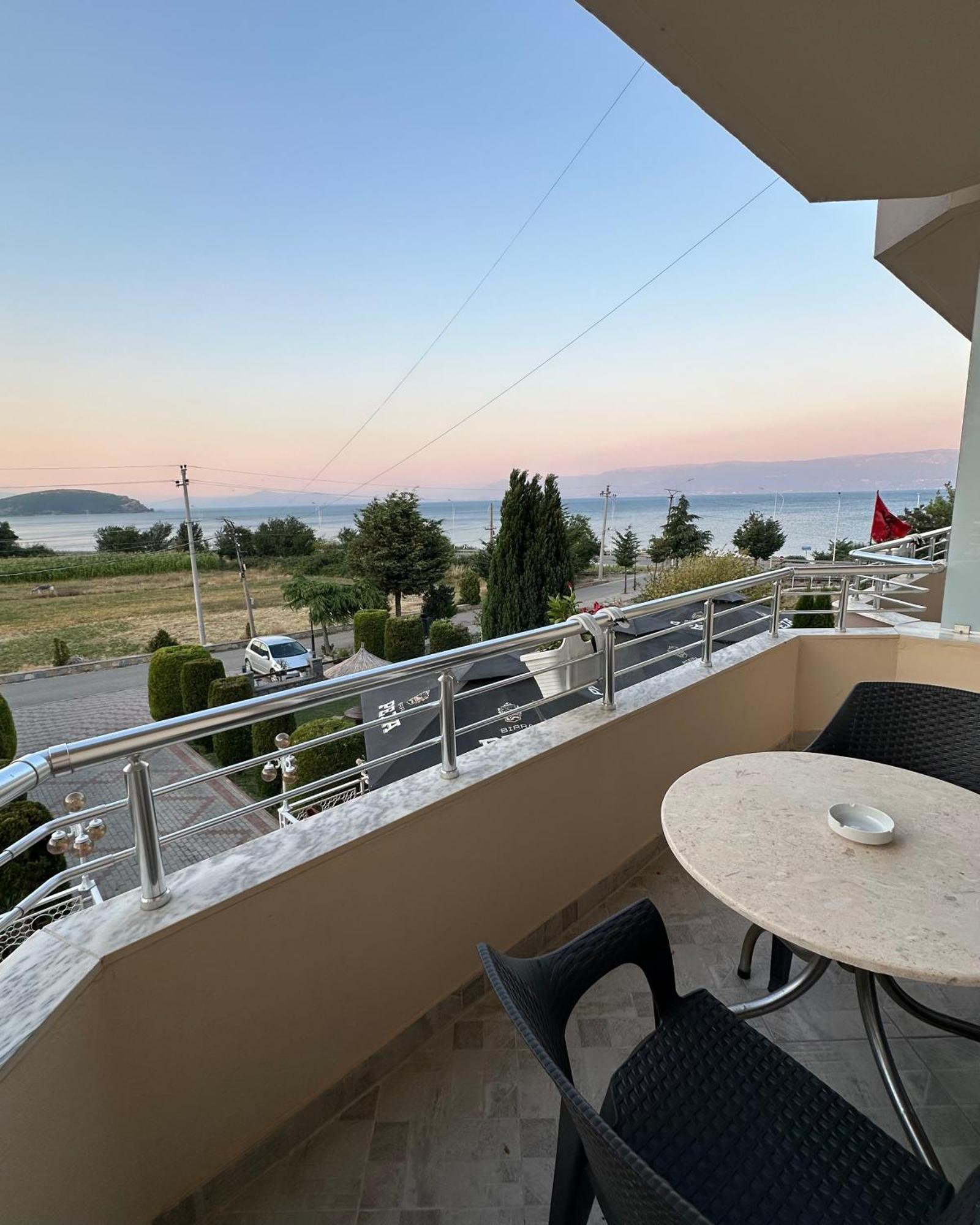 Hotel Vila Toska Piskupat Екстериор снимка