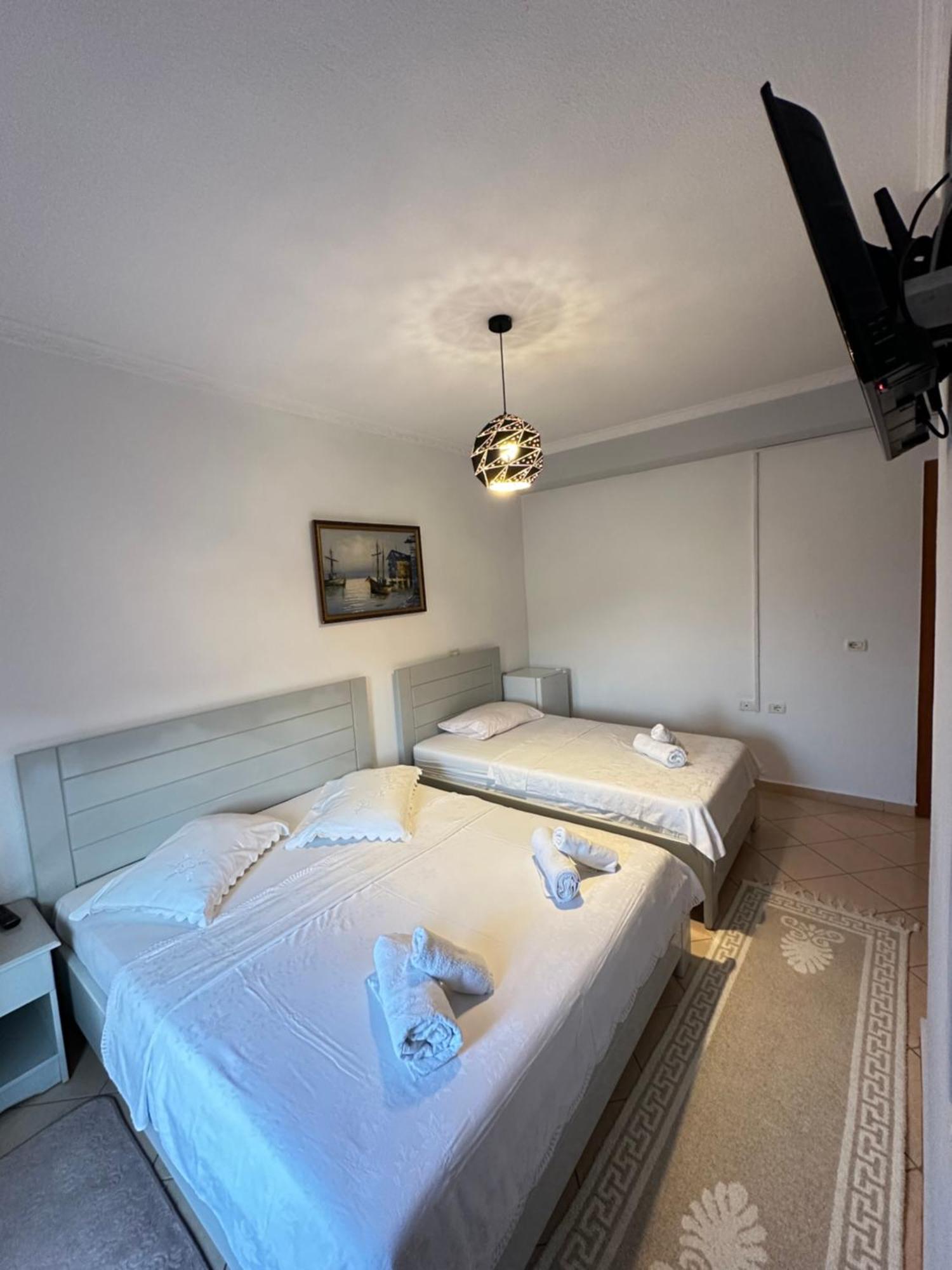 Hotel Vila Toska Piskupat Екстериор снимка